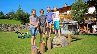 Abenteuerspielplatz für Kinder - TURNGERÄTE