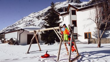 Zimalis_Winterparadies_Spielen_im_Schnee_Galtür_Pa