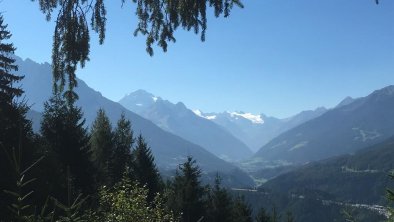 Blick ins Stubaital von Patsch