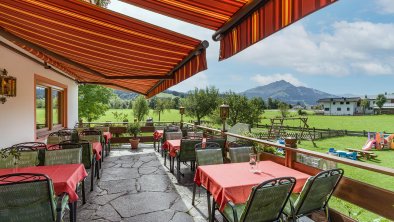 Hotel_Neuwirt_wenger_Strasse_21_Kirchdorf_Terrasse