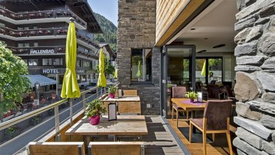 Café PETE Balkon mit Blick über die Fußgängerzone