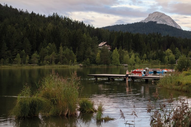             7.33 UHR  In Seefeld weiß man: Frischer als nach einem Morgenbad kann man nicht in den Tag starten. 

          