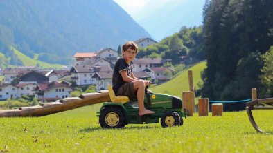 Abenteuerspielplatz für Kinder - TRAKTOR