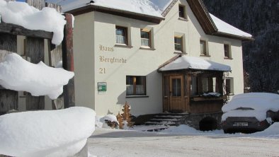 Winterbild_Haus_Bergfriede