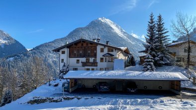 Haus Bichl im Winter - Rückseite