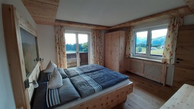 Schlafzimmer App. Zirbe