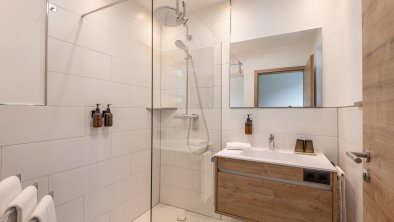 Kaiserluft_Chalets_Oberfeld_43_Scheffau_Badezimmer