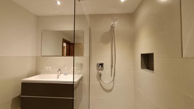 Kathrins_Alpbach Badezimmer Dusche