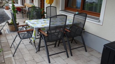 südlich ausgerichtete Terrasse