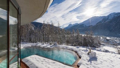 Vivea Hotel Umhausen Aussenpool im Winter, © Hannes Dabernig