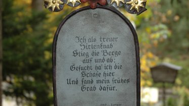 Grabinschrift am Museumsfriedhof Tirol, © Alpbachtal Tiroler Seenland