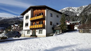 Winterbild_Haus_Auer