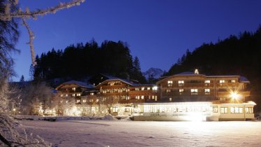 Winter mit zugefrorenem Tristachersee