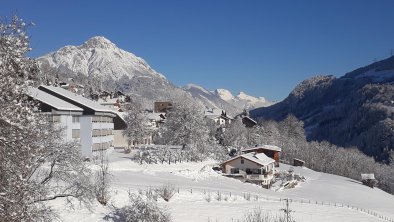 Der Tschirgant wacht über dem Taleingang