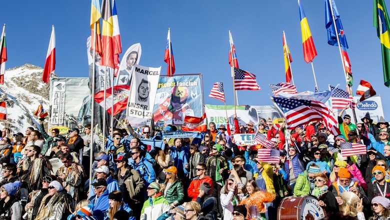 Fanclubs beim Skiweltcup Opening in Sölden, © Ötztal Tourismus