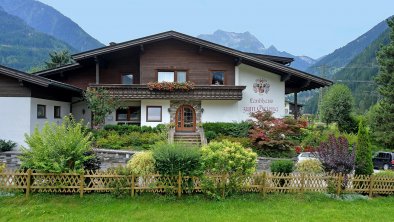 Landhaus-zum-Griena-Mayrhofen-Waldfeldweg-636-Ther