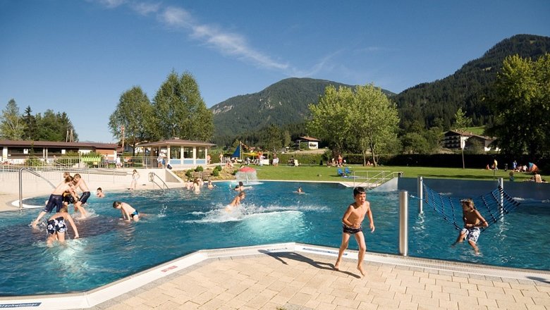 Freizeitanlage Brixen im Thale Schwimmbad, © Kitzbüheler Alpen - Brixental