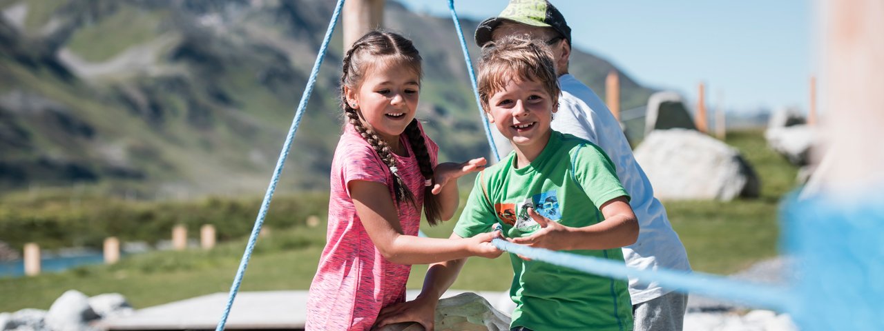 Interaktiver Spielplatz am Rundwanderweg Mutspuren, © Tourismusverband St. Anton am Arlberg / ABBAG