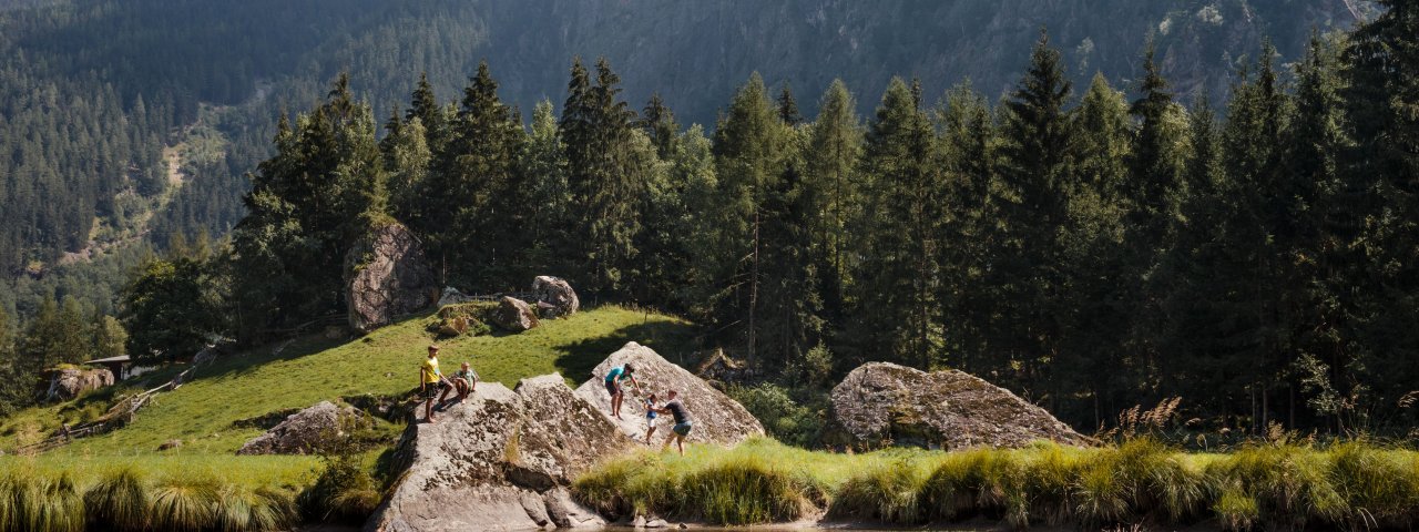 Familie im &Ouml;tztal, © Tirol Werbung/Robert Pupeter