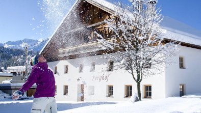 Berghof Niederthai in frischem Schnee