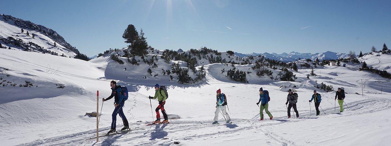 In die traumhafte Winterwelt des Rofangebirges geht es bei den Achensee Skitourencamps, © Fabio Keck / Achensee Tourismus