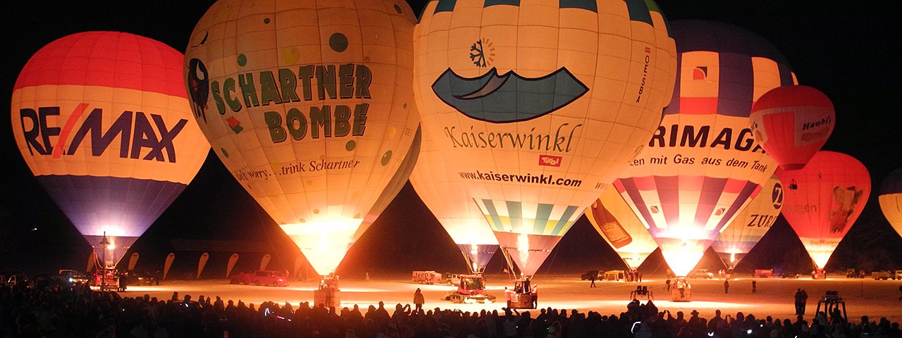 Einfach nur romantisch: Night Glowing beim Alpin Ballooning im Kaiserwinkl, © TVB Kaiserwinkl