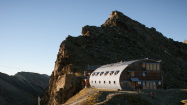 Stüdlhütte am Fuße des Großglockners, © Tirol Werbung/Jens Schwarz