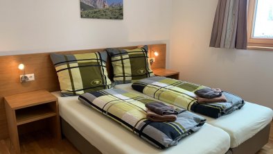 Schlafzimmer 1