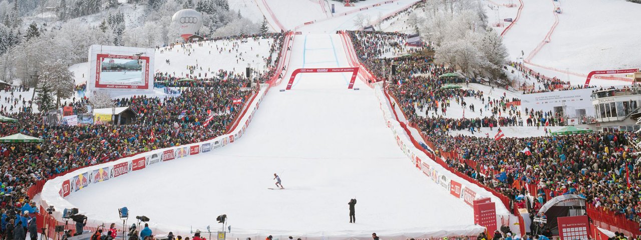 Zieleinlauf beim Hahnenkamm-Rennen in Kitzbühel, © Tirol Werbung/Jens Schwarz