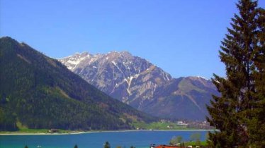 Ferienwohnung Landhaus LechnerAusblick auf den See