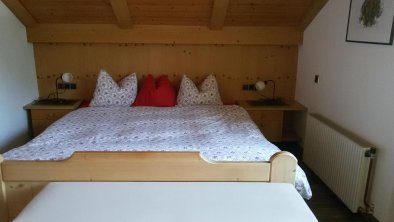 Großes Doppelbett