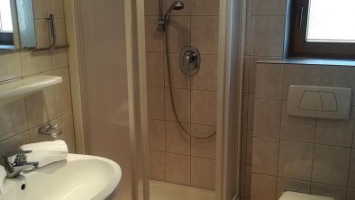 Ferienhaus_Zentral_Dusche_WC_Doppelzimmer_OG