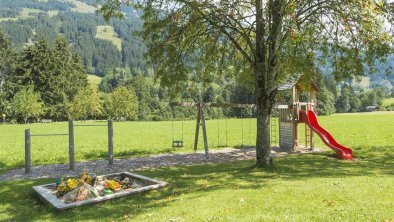 Pension_Ederhof_Jochberg_Spielplatz im Garten