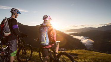 https://images.seekda.net/AT_GER_THERESIA/Biken-Sonnenaufgang-Panorama.jpg