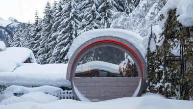 kartnaller_neustift_sauna_außen_schnee_quer