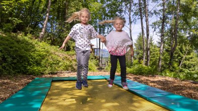 Waldspielplatz mit Trampolin