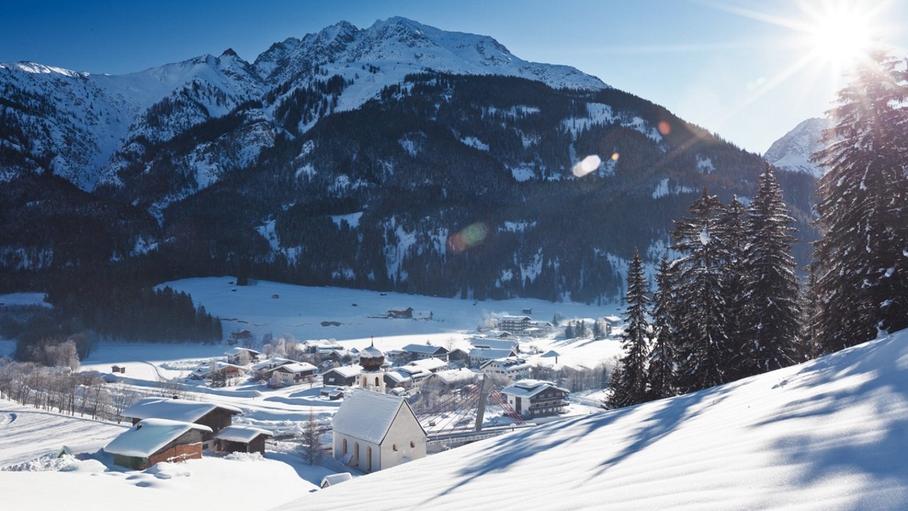 Bach im Winter, © Lechtal Tourismus/Robert Eder