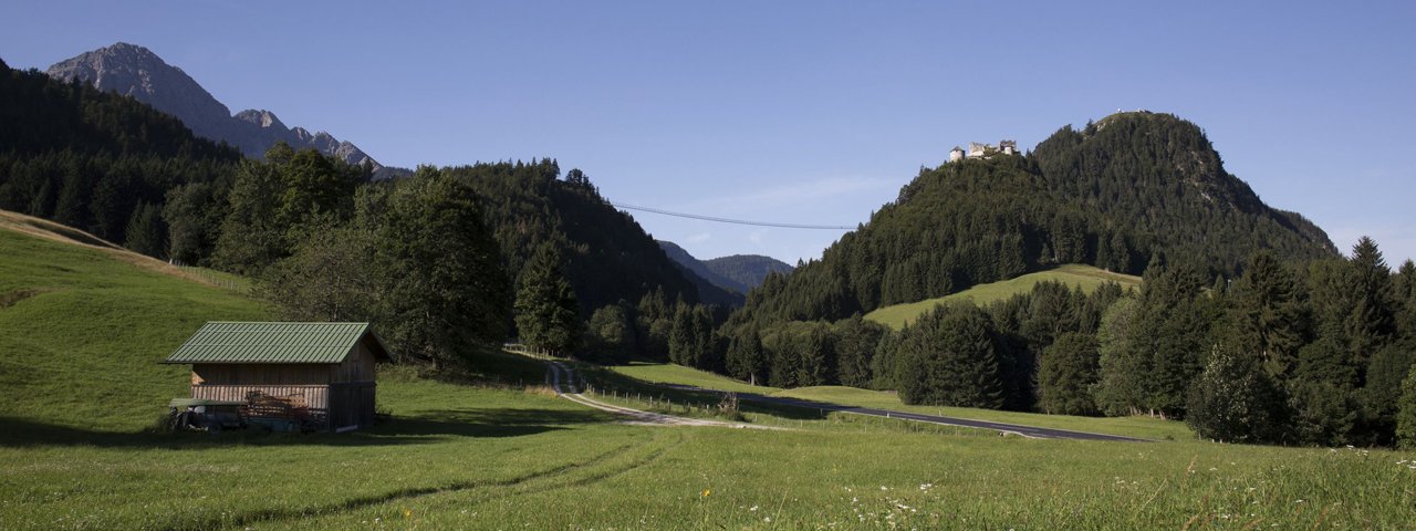 Wandern in der Naturparkregion Reutte, © Tirol Werbung/Lisa Hörterer