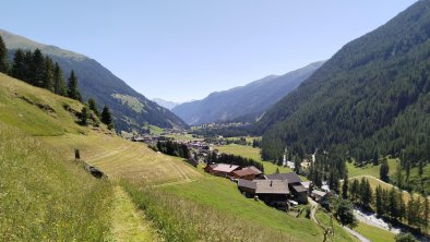 Höhenweg mit Blick auf St. Jakob