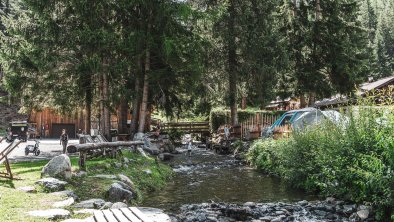 Bach zum Spielen Natur Camping Kuprian Ötztal, © Natur Camping Kuprian Ötztal