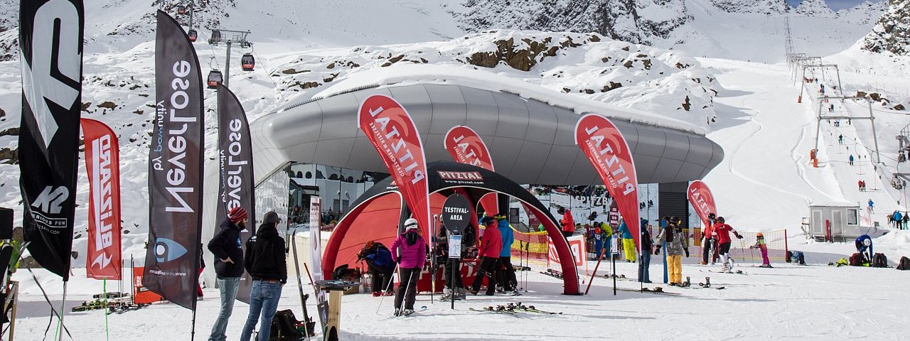 Im Oktober geht es auf dem Pitztaler Gletscher so richtig los mit dem Wintersport, © Pitztaler Gletscherbahn