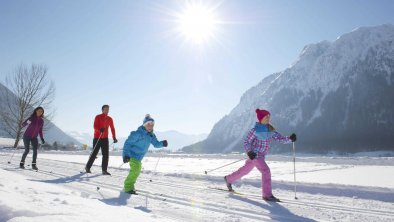 ein Familienlanglauftag startet gleich vorm Hotel, © Wagner's Aparthotel