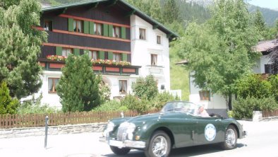 Haus_mit_Oldtimer_Haus_Gamberg