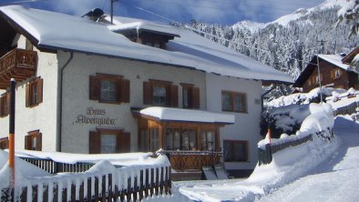 Winteransicht -Haus Alpenglühn