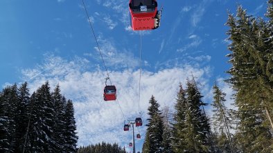 Schatzbergbahn Auffach Wildschönau rote Gondeln Wi