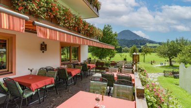 Hotel_Neuwirt_wenger_Strasse_21_Kirchdorf_Terrasse