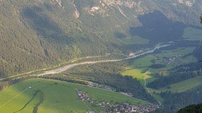 Blick vom Hausberg auf Vorderhornbach, © Pelgrim M.