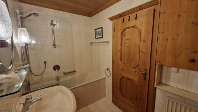 Badezimmer2, © Ellmauer Classic-Lodge