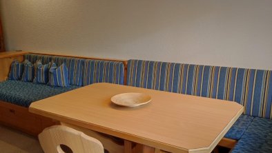 Zillertal-Aschau-Ferienwohnung-wanger-Esstisch