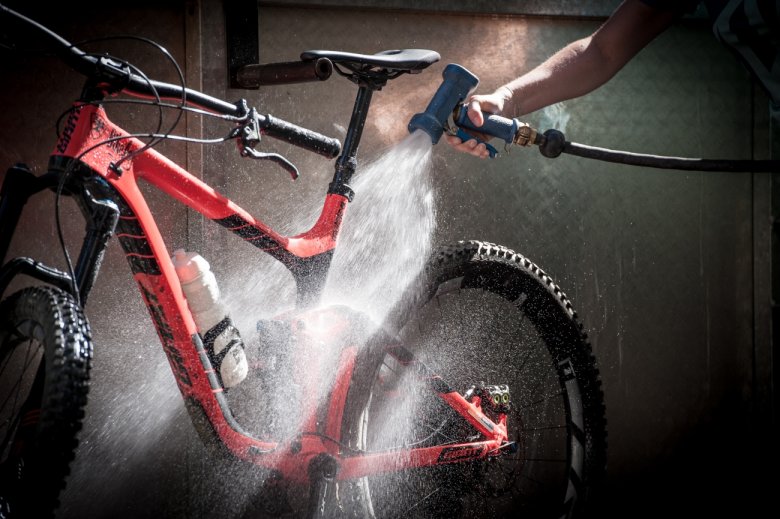 Bike-Wash-Stationen für Mountainbikes gibt es an den Talstationen der Isskogel- und Rosenalmbahn.